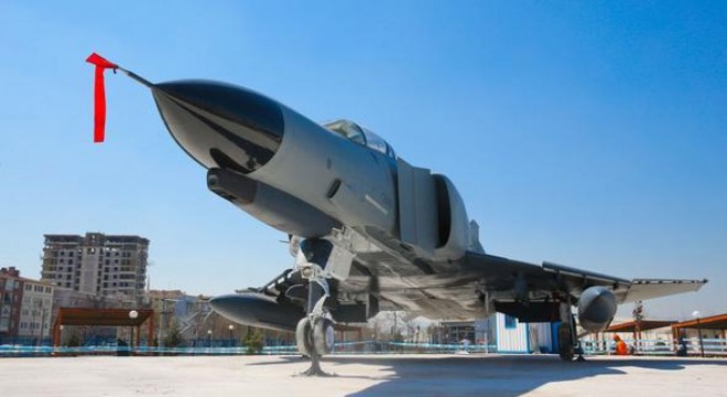 Demokrasi Parkı'na F-4 kondu