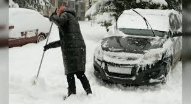 Doğu'da Dondurucu Soğuk ve Kar Ulaşımı Aksattı