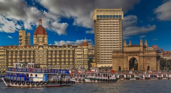 Hindistan'ın Mumbai kentinde içki dükkanları tekrar kapatıldı