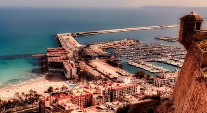 İspanya Temmuz'da Dış Turizme Açılıyor