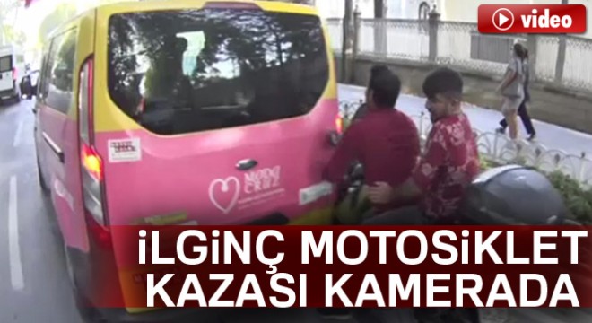 İstanbul'da ilginç motosiklet kazası kamerada