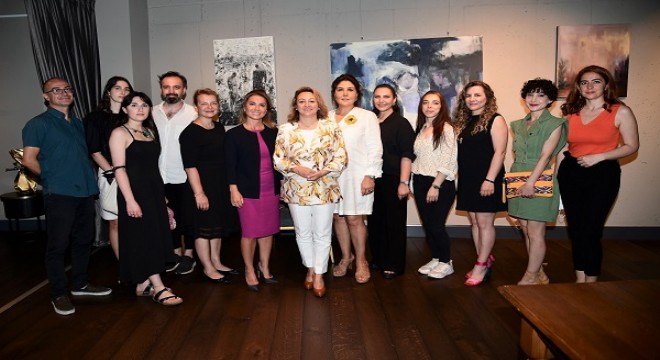 Kültür ve Turizm Bakanlığı'ndan İyilik İçin Sanat Derneği'nin 39 Galeri'deki sergisine ziyaret