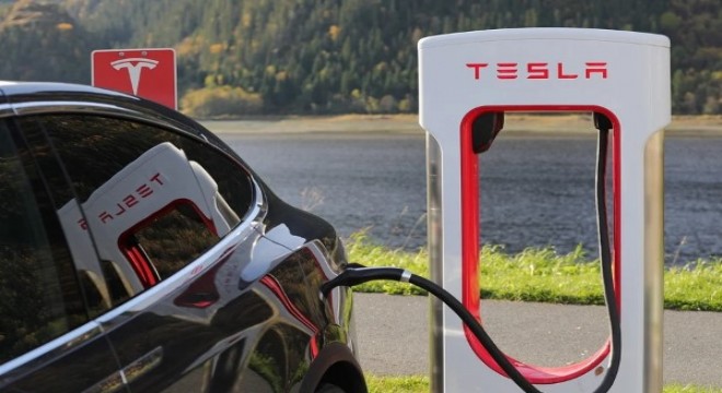 Tesla'yı Çin'de başarıya götüren ortak