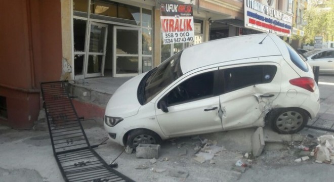 Virajı alamayan dükkâna giriyor