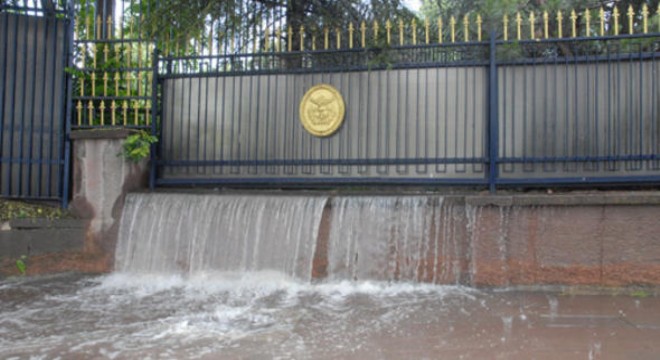 Yağmur ve dolu yine vurdu