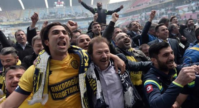 Yiğiner'den siyasilere Süper Lig mesajları