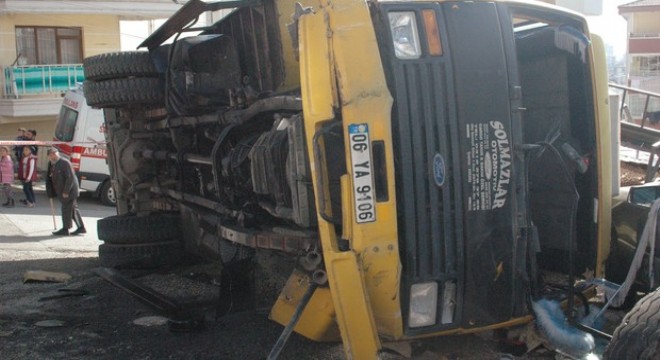 Yüklü kümyonun freni patladı