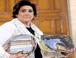 Eskizlere porselende can verdi