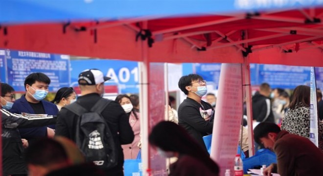 Çinli şirketlerin yüzde 58'i pandemiye karşın yeni mezun alımlarına başladı